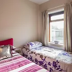 Family House Located Within A Short Stroll Of Holiday home