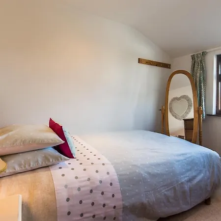 Holiday home Family House Located Within A Short Stroll Of