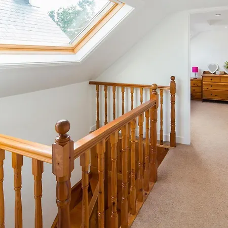 Family House Located Within A Short Stroll Of Holiday home Waterville