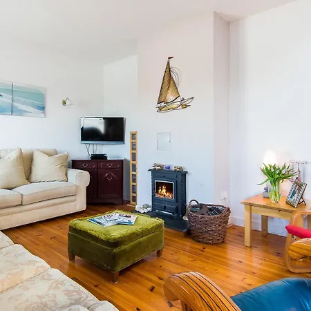Holiday home Family House Located Within A Short Stroll Of