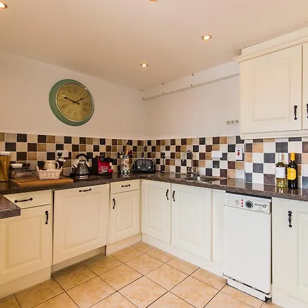 Holiday home Family House Located Within A Short Stroll Of